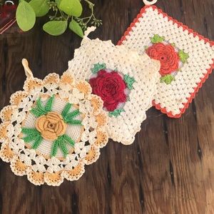🦩Vintage granny crochet rosette pot holders